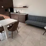 Nina * Durrës